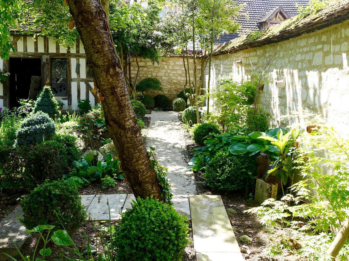 Le Jardin De La Cathedrale Bed & Breakfast Troyes Ngoại thất bức ảnh