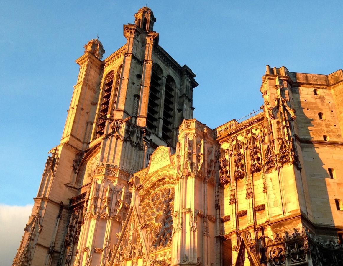 Le Jardin De La Cathedrale Bed & Breakfast Troyes Ngoại thất bức ảnh