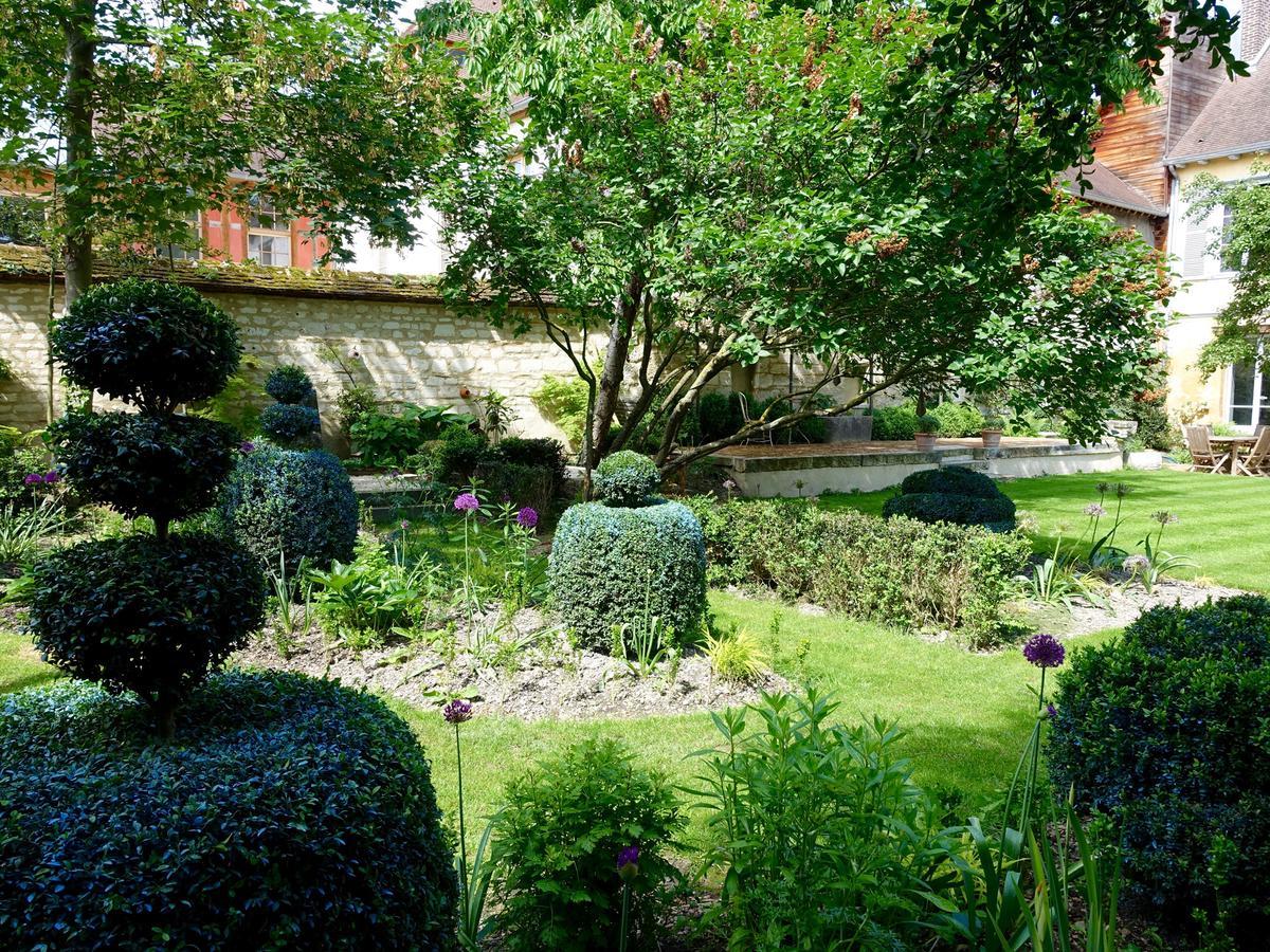 Le Jardin De La Cathedrale Bed & Breakfast Troyes Ngoại thất bức ảnh